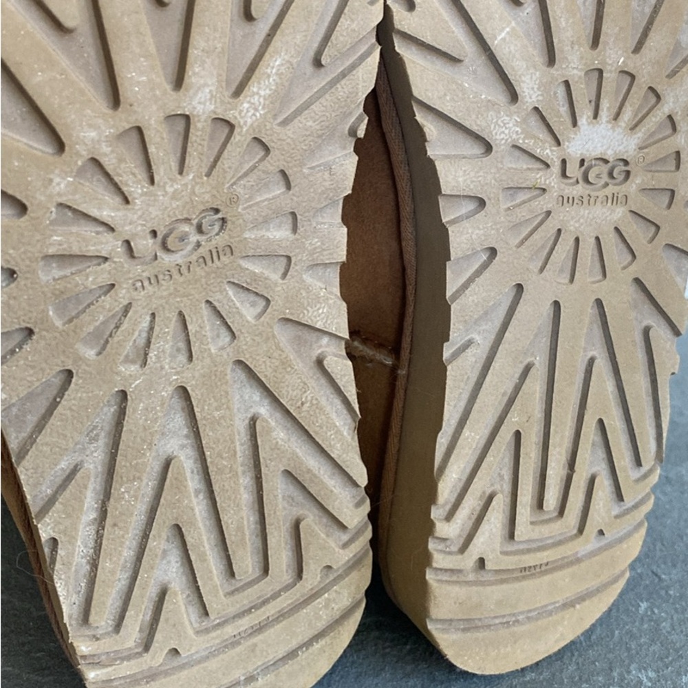 Classic Chestnut Tall UGGs. - Picture 4 of 10